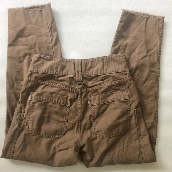 Frame Twisted Utility Pant in Washed Desert - Picture 8 of 10
